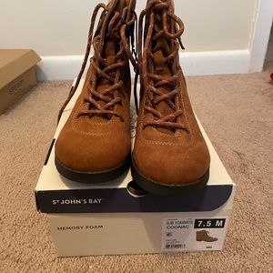 St. John’s Bay Yosemite Boot Cognac Size 7.5M